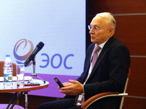 Председатель совета директоров компании ЭОС, к.т.н. Владимир Баласанян открывает пленарное заседание «Осеннего документооборота - 2014»